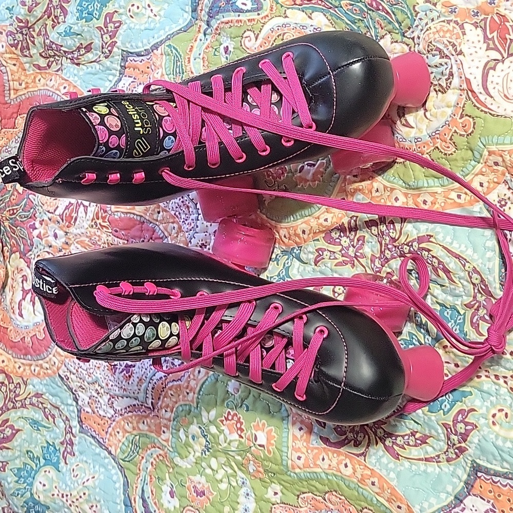 Girls justice skates